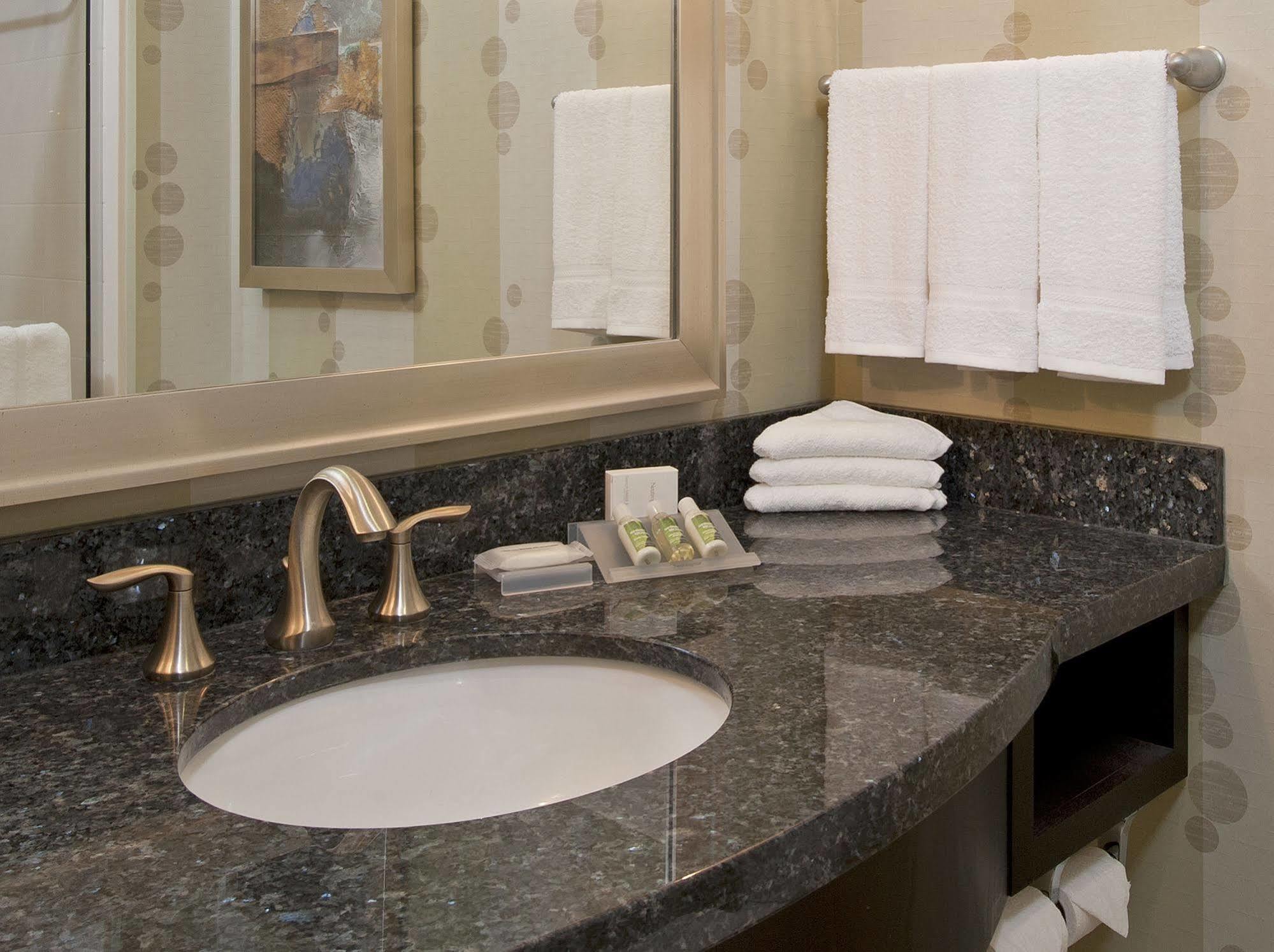 רואנוק Hilton Garden Inn Ft Worth Alliance Airport מראה חיצוני תמונה