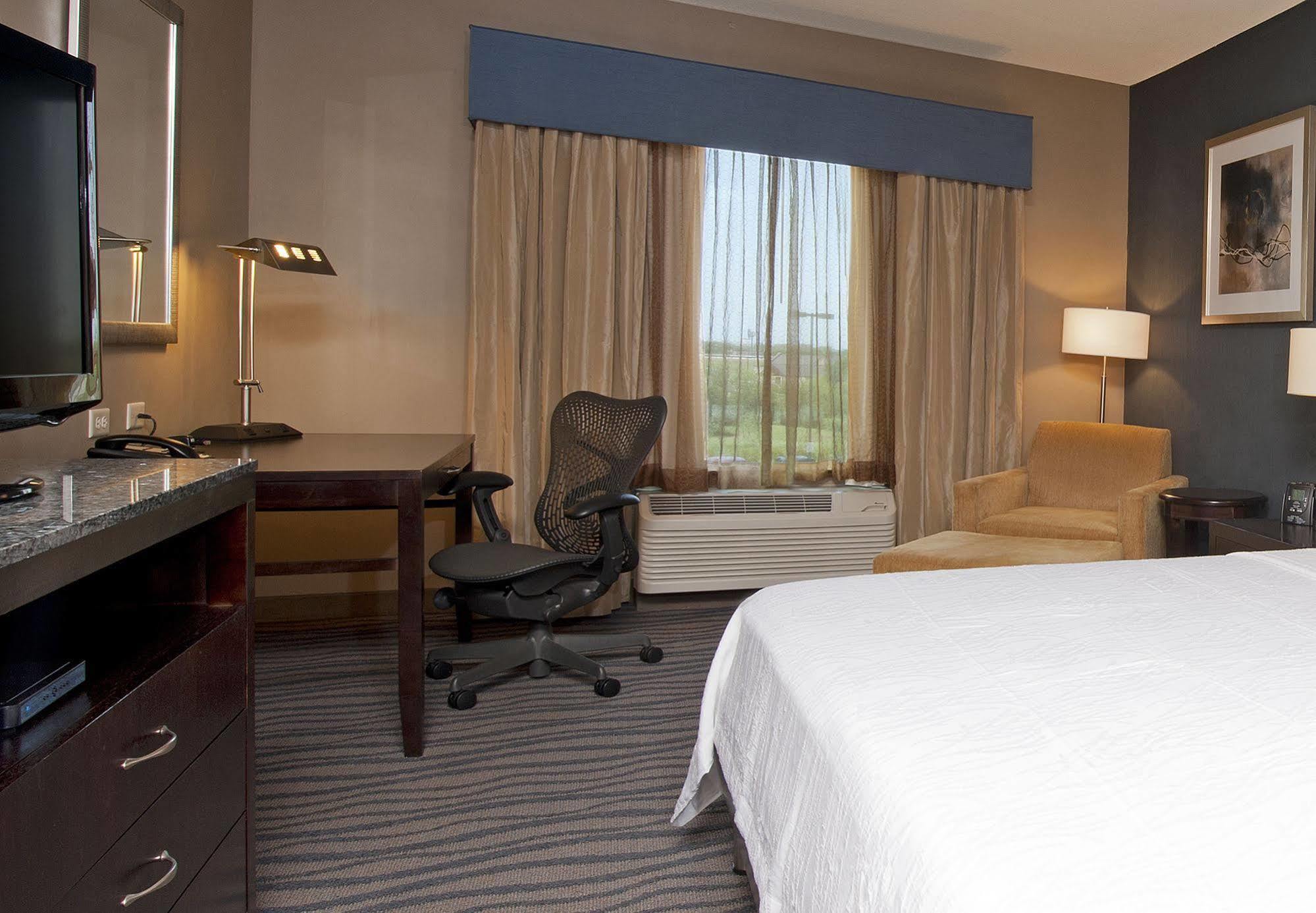 רואנוק Hilton Garden Inn Ft Worth Alliance Airport מראה חיצוני תמונה