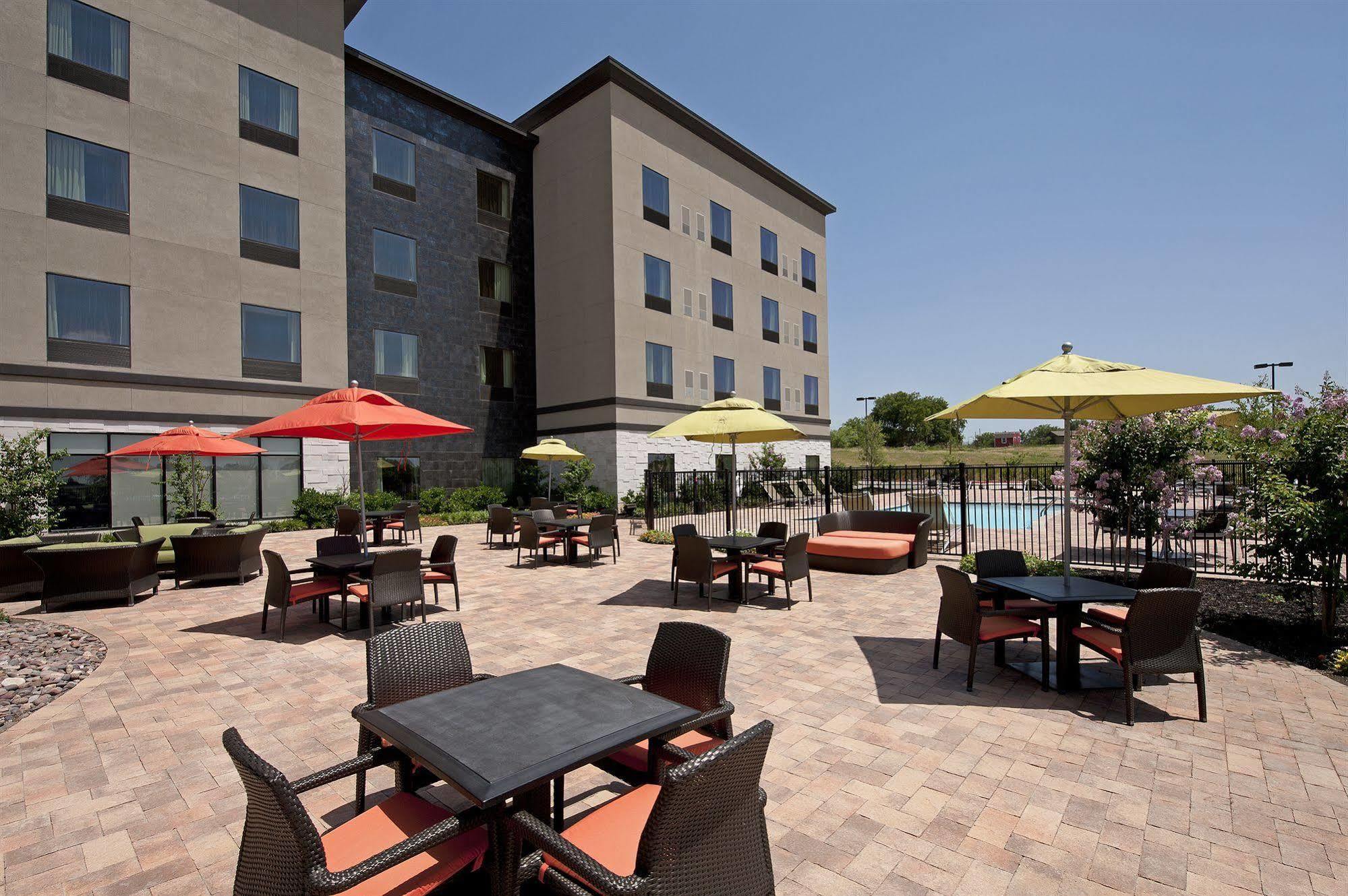 רואנוק Hilton Garden Inn Ft Worth Alliance Airport מראה חיצוני תמונה